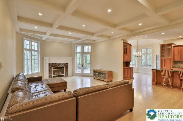 1946 Kyle Drive, Stroudsburg, PA 18360