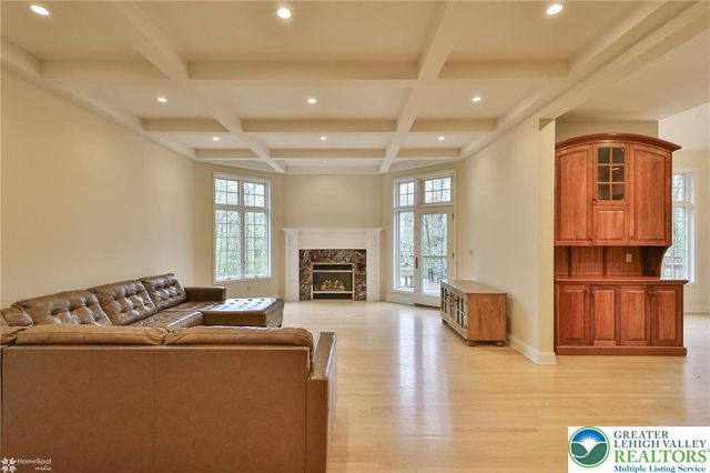 1946 Kyle Drive, Stroudsburg, PA 18360