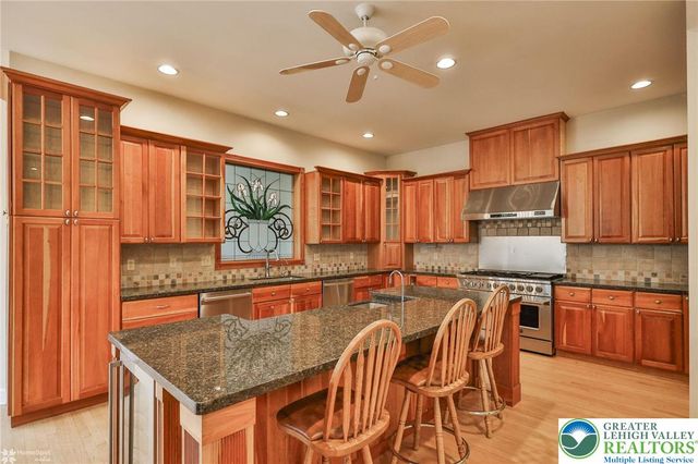 1946 Kyle Drive, Stroudsburg, PA 18360