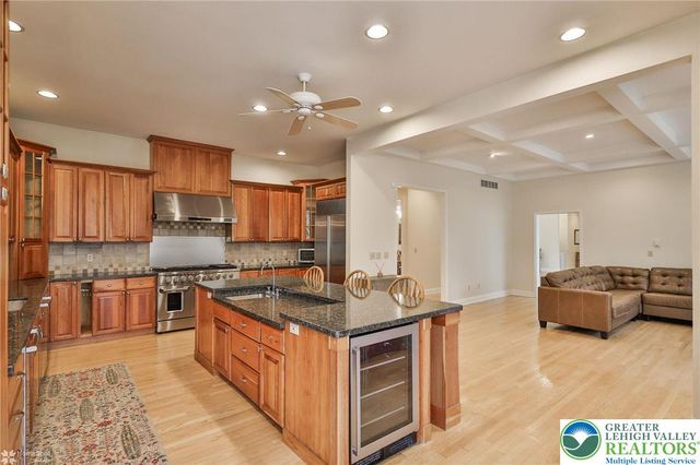 1946 Kyle Drive, Stroudsburg, PA 18360