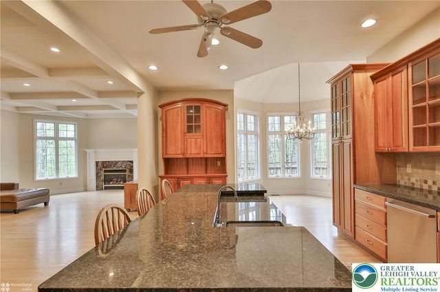 1946 Kyle Drive, Stroudsburg, PA 18360