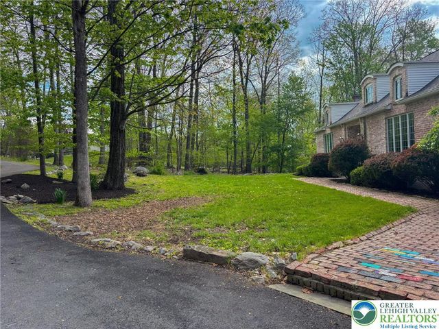 1946 Kyle Drive, Stroudsburg, PA 18360