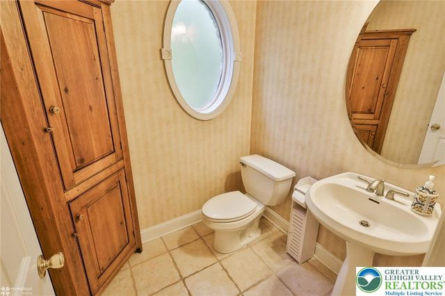 1946 Kyle Drive, Stroudsburg, PA 18360