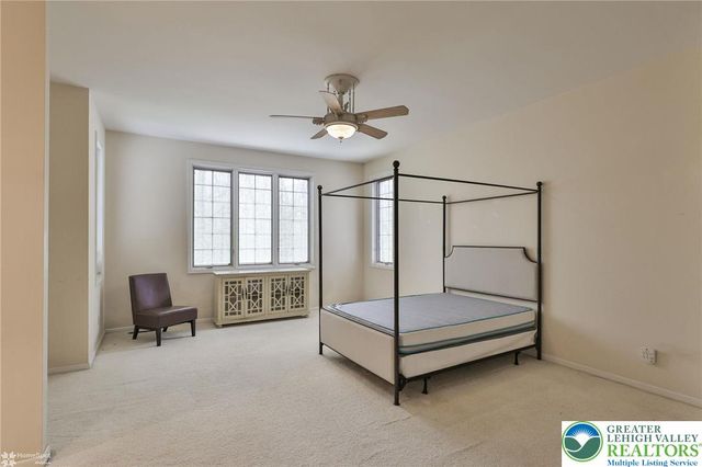 1946 Kyle Drive, Stroudsburg, PA 18360