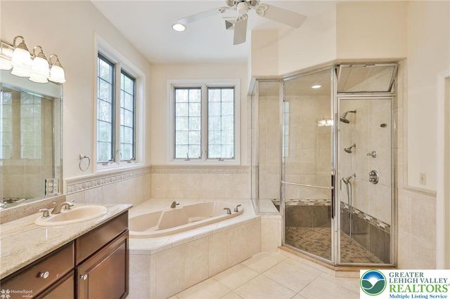 1946 Kyle Drive, Stroudsburg, PA 18360