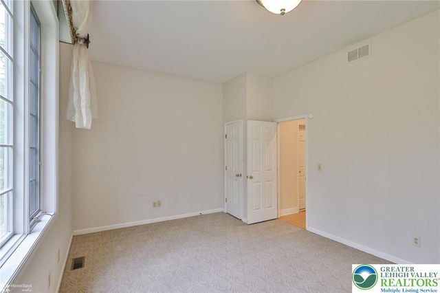 1946 Kyle Drive, Stroudsburg, PA 18360
