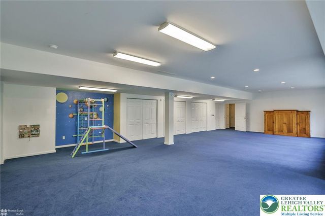 1946 Kyle Drive, Stroudsburg, PA 18360