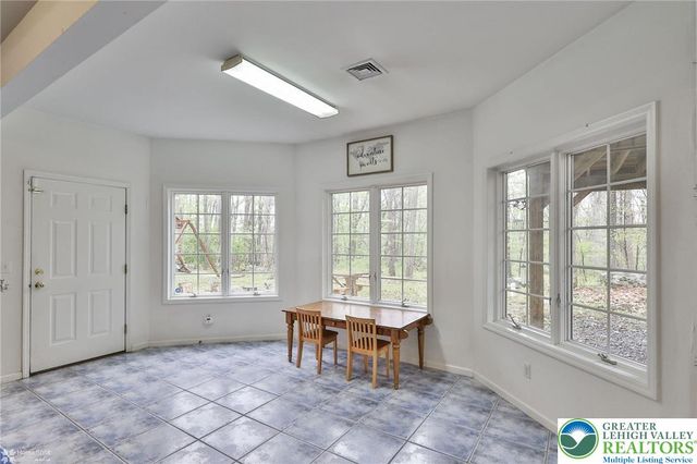 1946 Kyle Drive, Stroudsburg, PA 18360