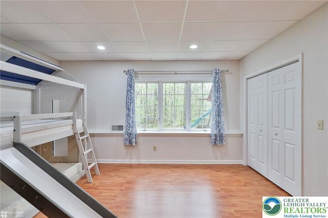 1946 Kyle Drive, Stroudsburg, PA 18360