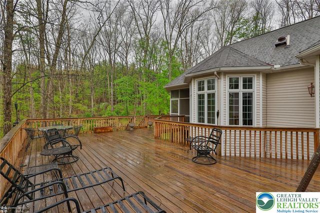 1946 Kyle Drive, Stroudsburg, PA 18360