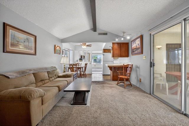 5286 W Richert Avenue, Fresno, CA 93722