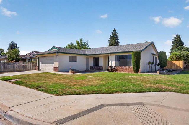 5286 W Richert Avenue, Fresno, CA 93722