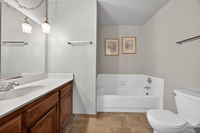 5286 W Richert Avenue, Fresno, CA 93722