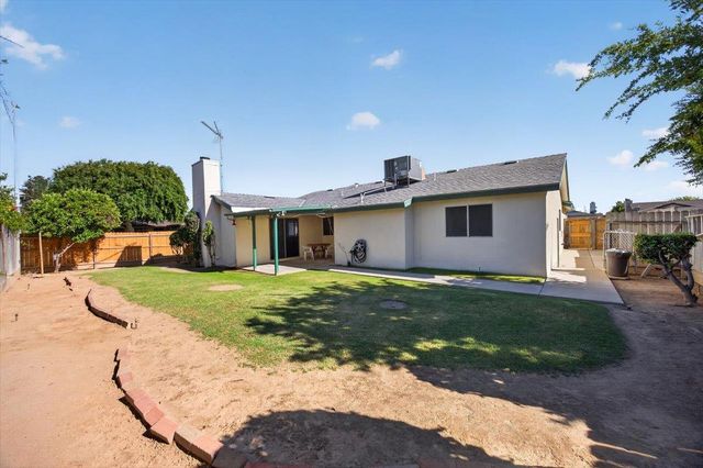 5286 W Richert Avenue, Fresno, CA 93722