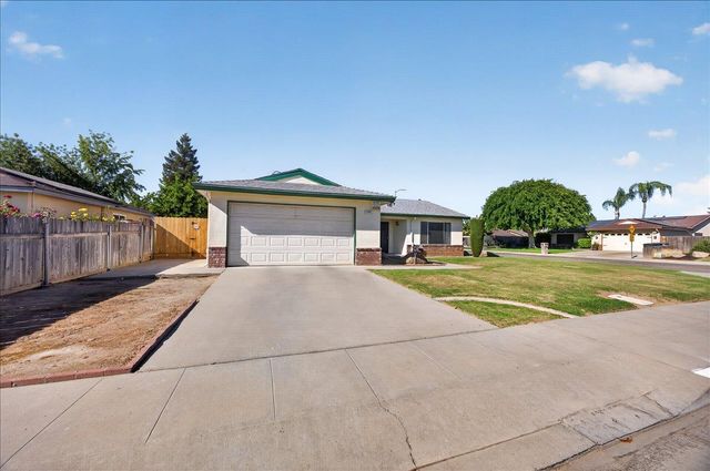5286 W Richert Avenue, Fresno, CA 93722