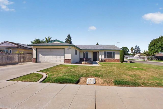 5286 W Richert Avenue, Fresno, CA 93722