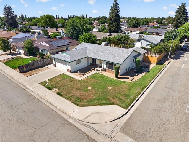 5286 W Richert Avenue, Fresno, CA 93722