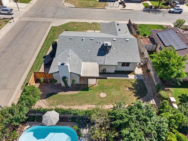 5286 W Richert Avenue, Fresno, CA 93722