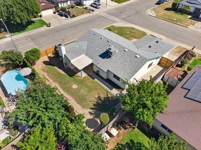 5286 W Richert Avenue, Fresno, CA 93722