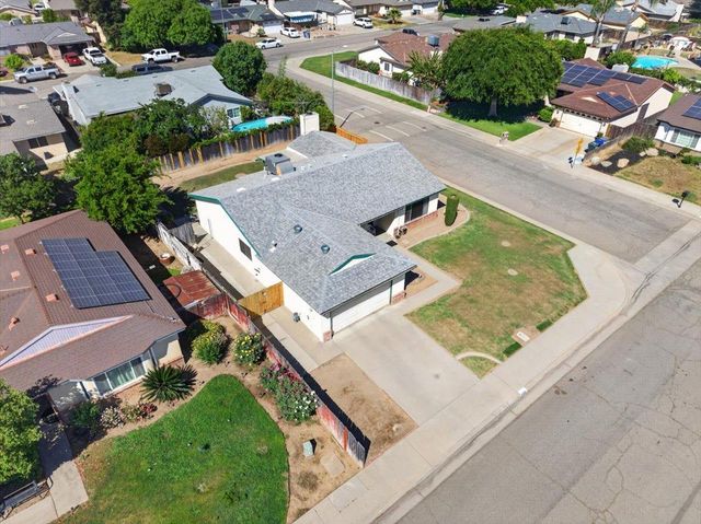 5286 W Richert Avenue, Fresno, CA 93722