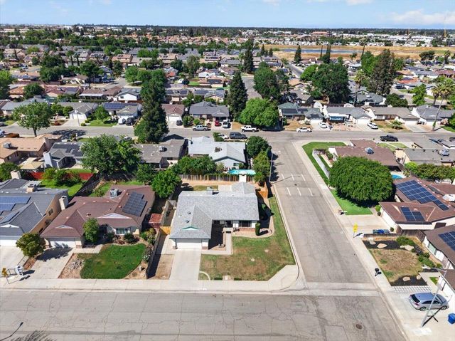 5286 W Richert Avenue, Fresno, CA 93722