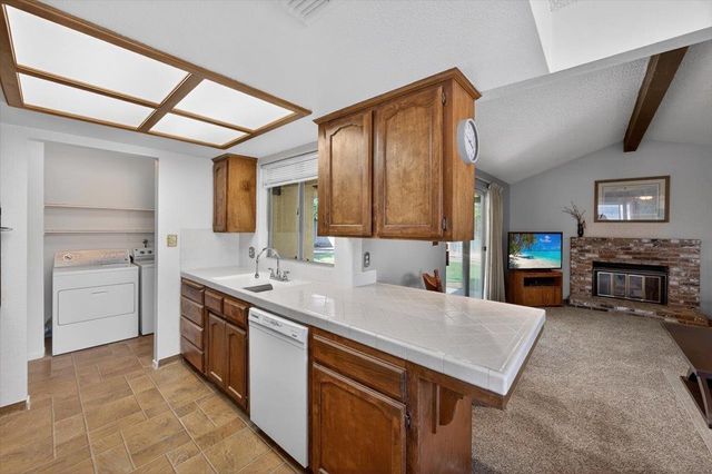 5286 W Richert Avenue, Fresno, CA 93722