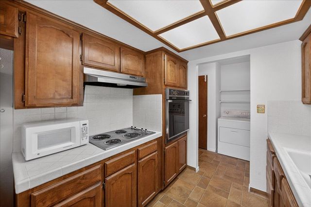 5286 W Richert Avenue, Fresno, CA 93722