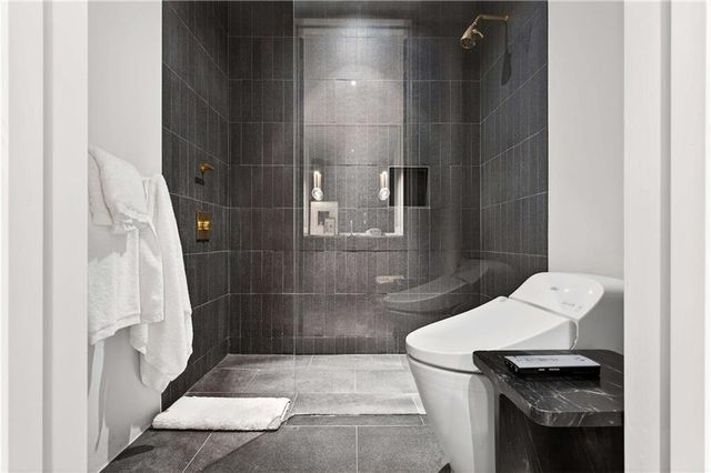 2575 Peachtree NE Road 18C, Atlanta, GA 30305