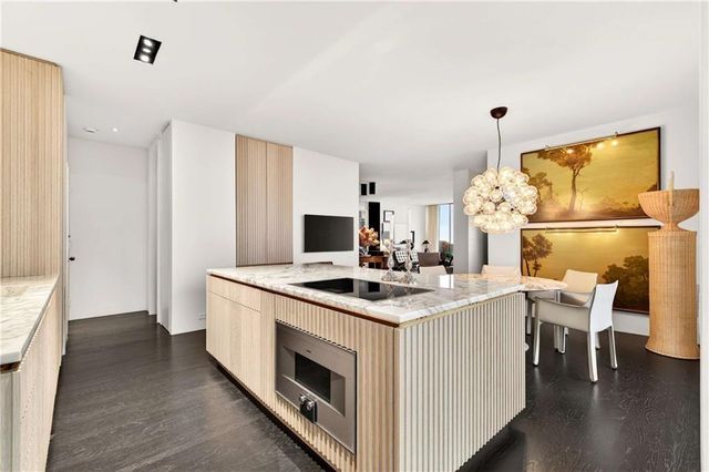 2575 Peachtree NE Road 18C, Atlanta, GA 30305