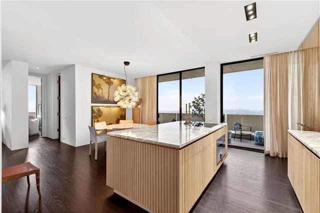 2575 Peachtree NE Road 18C, Atlanta, GA 30305