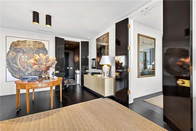 2575 Peachtree NE Road 18C, Atlanta, GA 30305