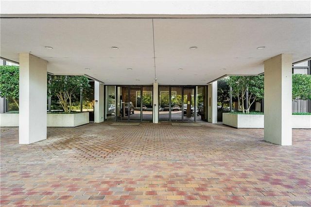 2575 Peachtree NE Road 18C, Atlanta, GA 30305