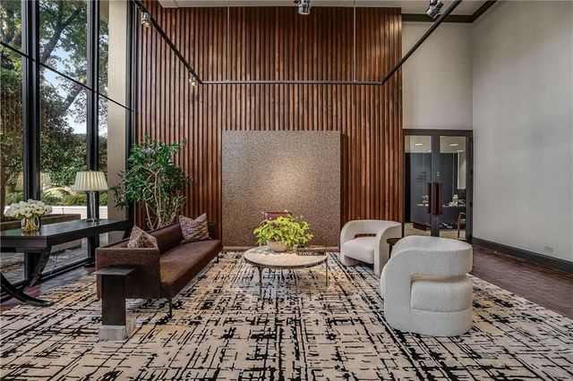 2575 Peachtree NE Road 18C, Atlanta, GA 30305