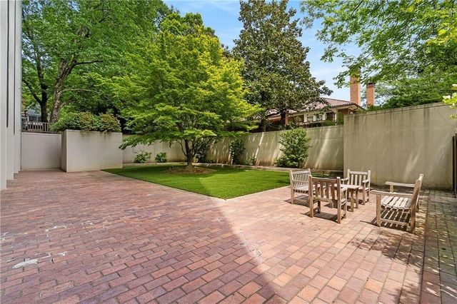 2575 Peachtree NE Road 18C, Atlanta, GA 30305