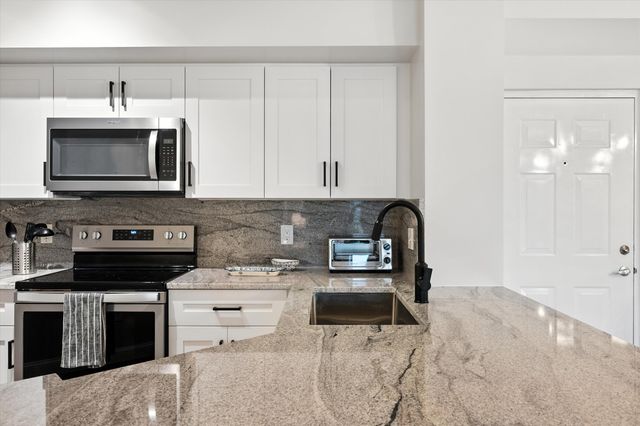 11720 St Andrews Place 203, Wellington, FL 33414