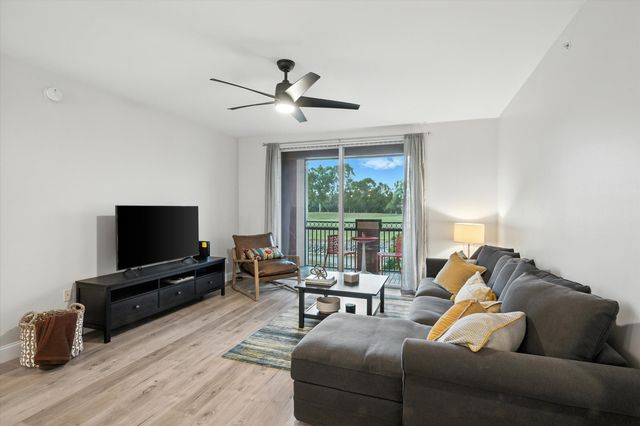 11720 St Andrews Place 203, Wellington, FL 33414