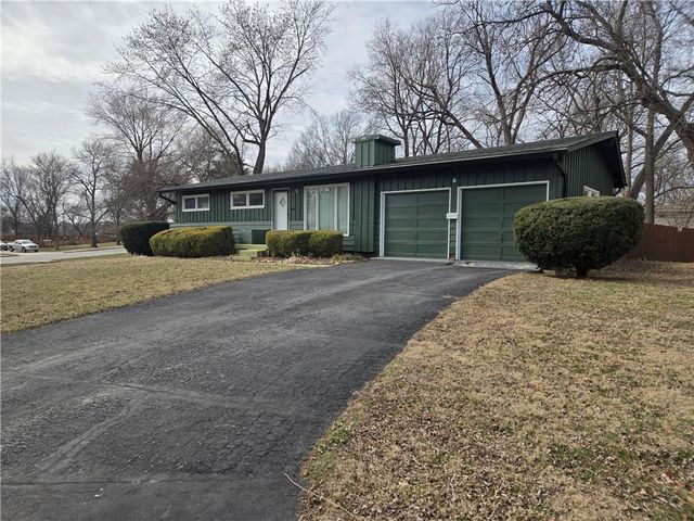 8014 Falmouth Street, Prairie Village, KS 66208