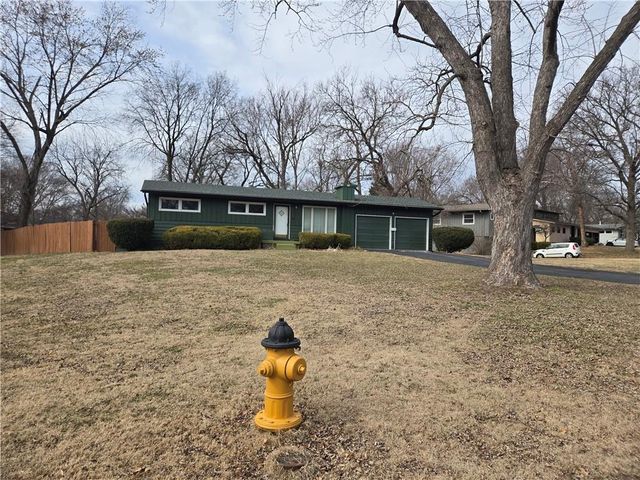 8014 Falmouth Street, Prairie Village, KS 66208