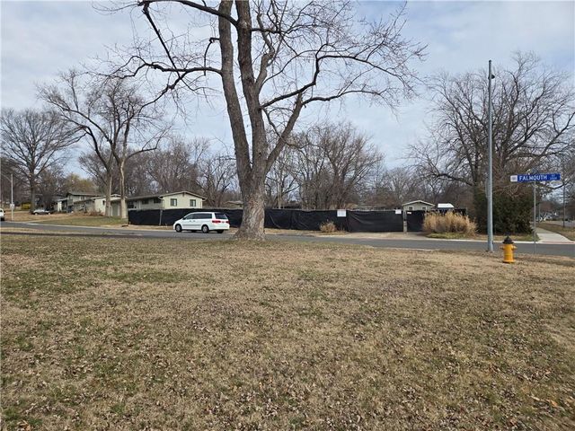 8014 Falmouth Street, Prairie Village, KS 66208