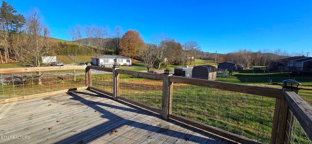 121 Willow Creek Road, Wartburg, TN 37887