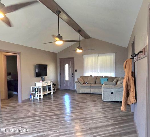 121 Willow Creek Road, Wartburg, TN 37887