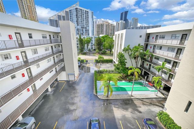 201 178th Dr 537, Sunny Isles Beach, FL 33160