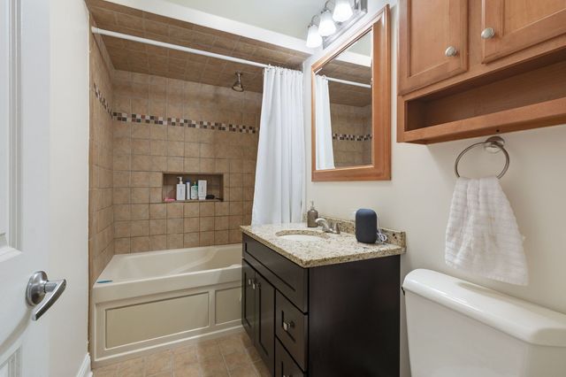 2735 N Kimball Avenue 5, Chicago, IL 60647