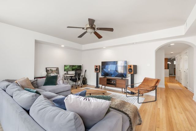 2735 N Kimball Avenue 5, Chicago, IL 60647