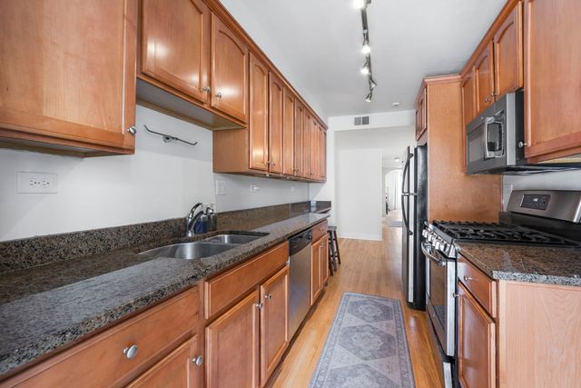 2735 N Kimball Avenue 5, Chicago, IL 60647