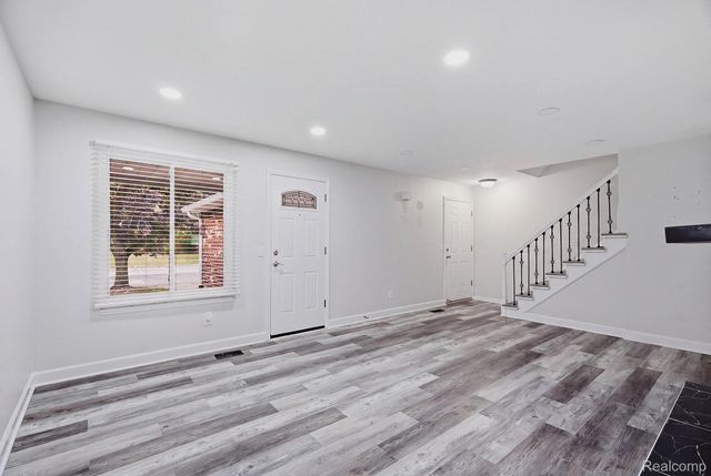 16842 Edloytom Way, Clinton Charter Township, MI 48038