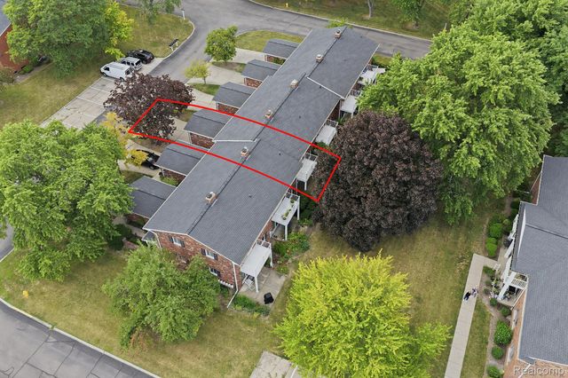 16842 Edloytom Way, Clinton Charter Township, MI 48038