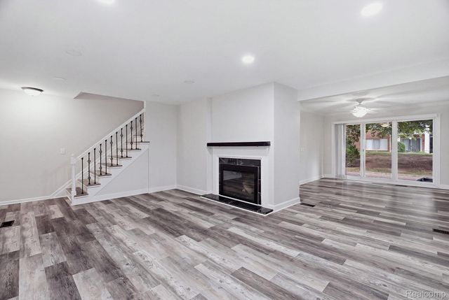 16842 Edloytom Way, Clinton Charter Township, MI 48038