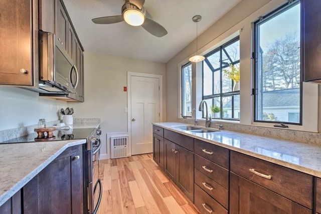 28 Fuller Ave, Lancaster, MA 01523