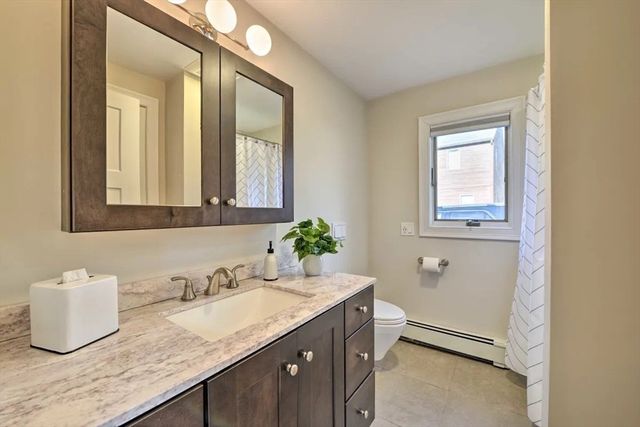 28 Fuller Ave, Lancaster, MA 01523